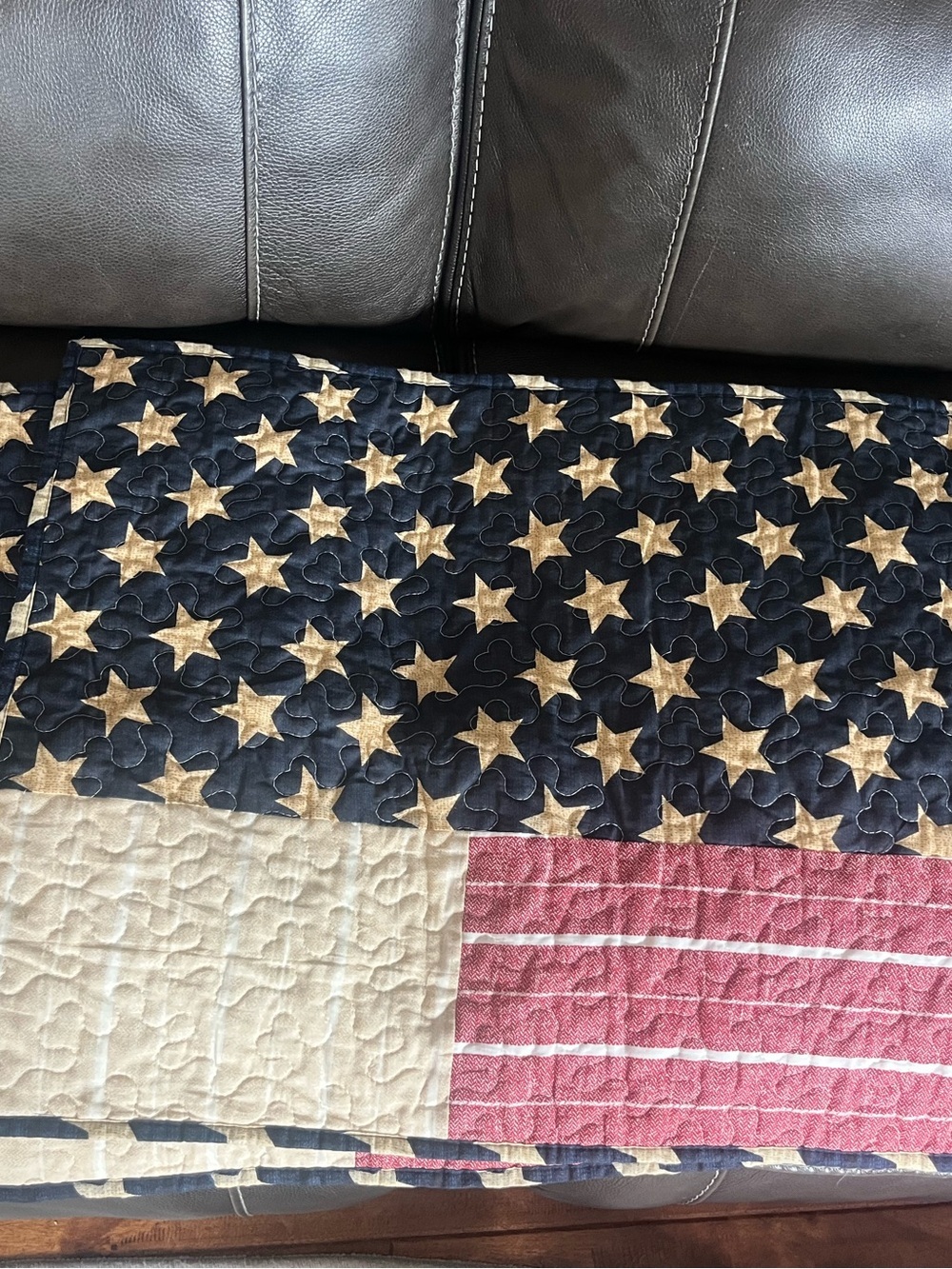 Ralph Lauren Style Stars & Striped Quilt  - Queen - Navy, Cream, Red + 2 Shams